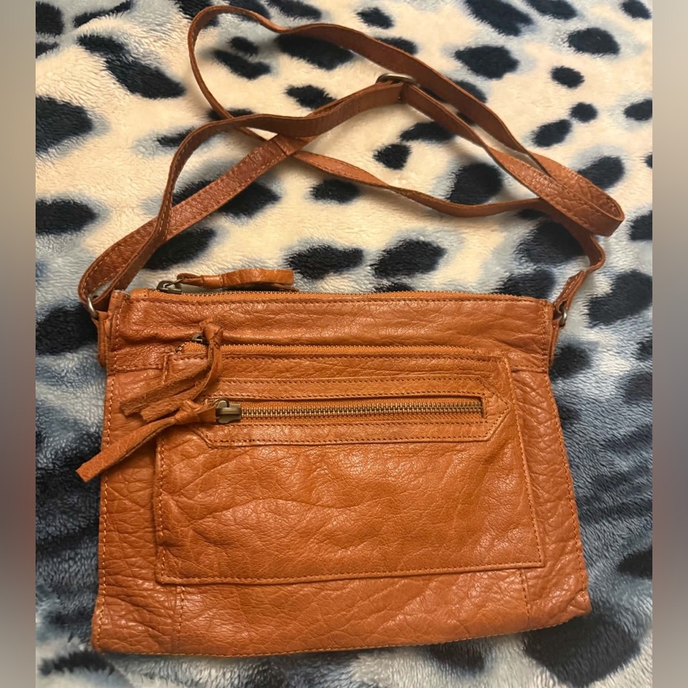 Women's Day & Mood Tan Leather Crossbody Bag - Classic Everyday Shoulder Bag